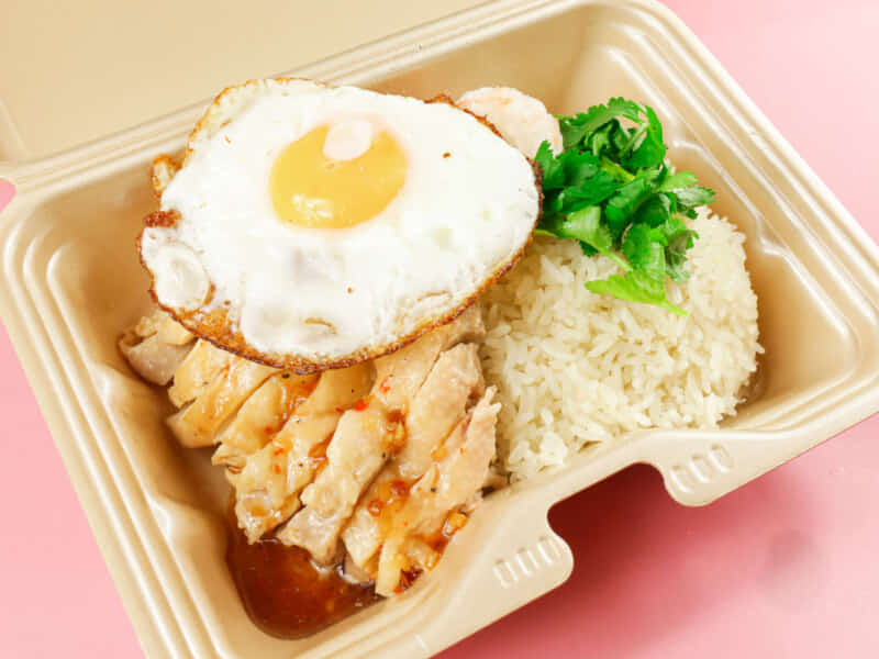 卵カオマンガイ｜神田でタイ料理のデリバリーなら毎日カオマンガイ